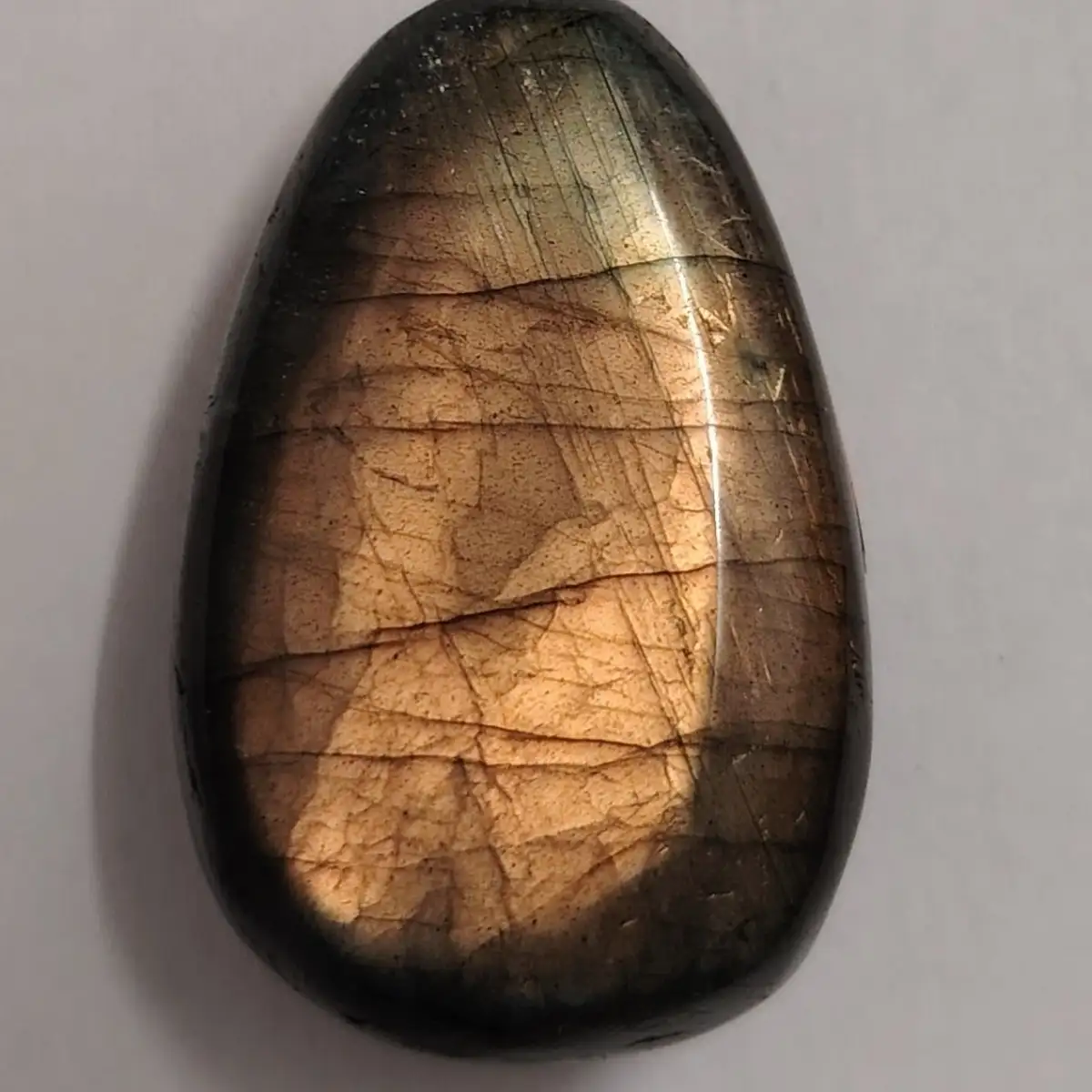 Labradorite roulée