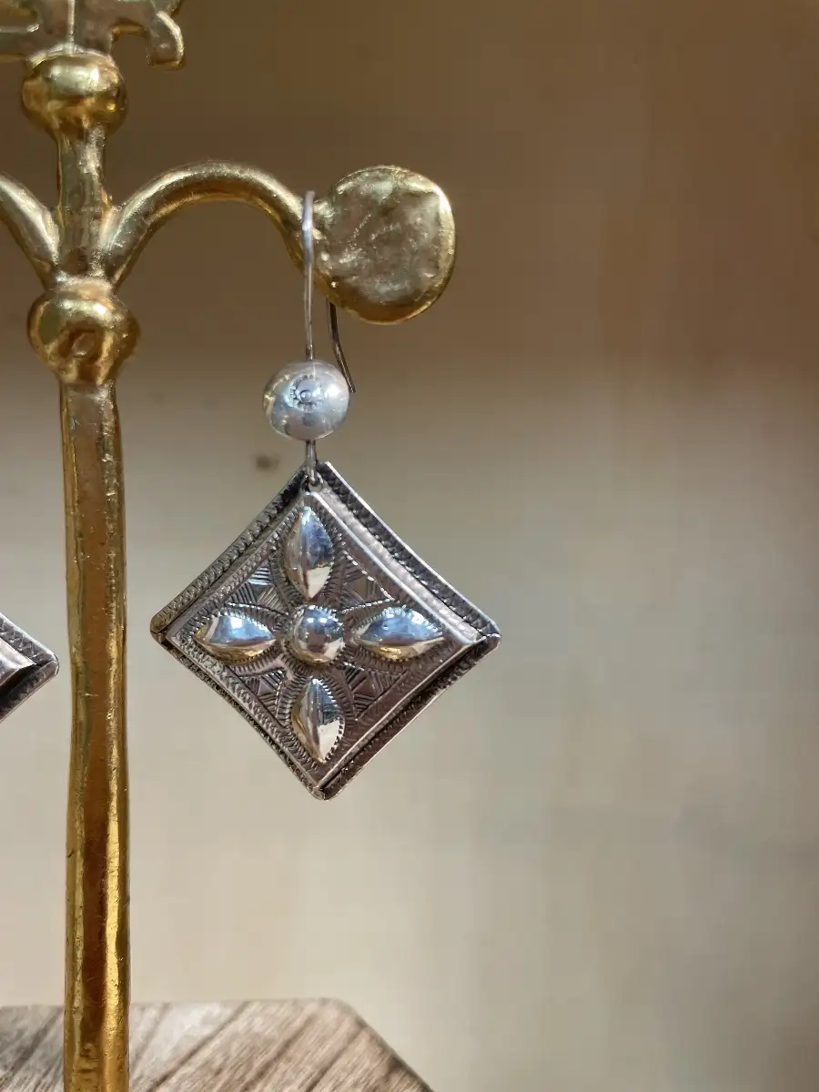 Boucle d'oreille touareg traditionnel ancien